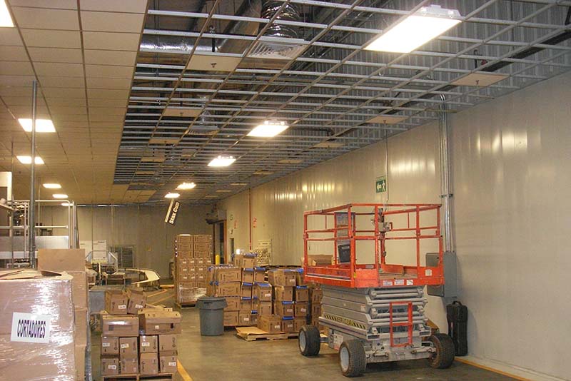 The 2010 Mexicali earthquake left extensive ceiling damage throughout the Frito Lay Sabritas facility, including the packaging area shown above. In total, Haskell provided full replacement of 31,400 square feet of ceiling.