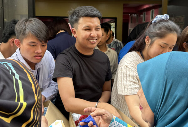 Due in part to his efforts to distribute goods to those in need, Quantity Surveyor Azrie Razak has earned Haskell’s Living the Values Award.