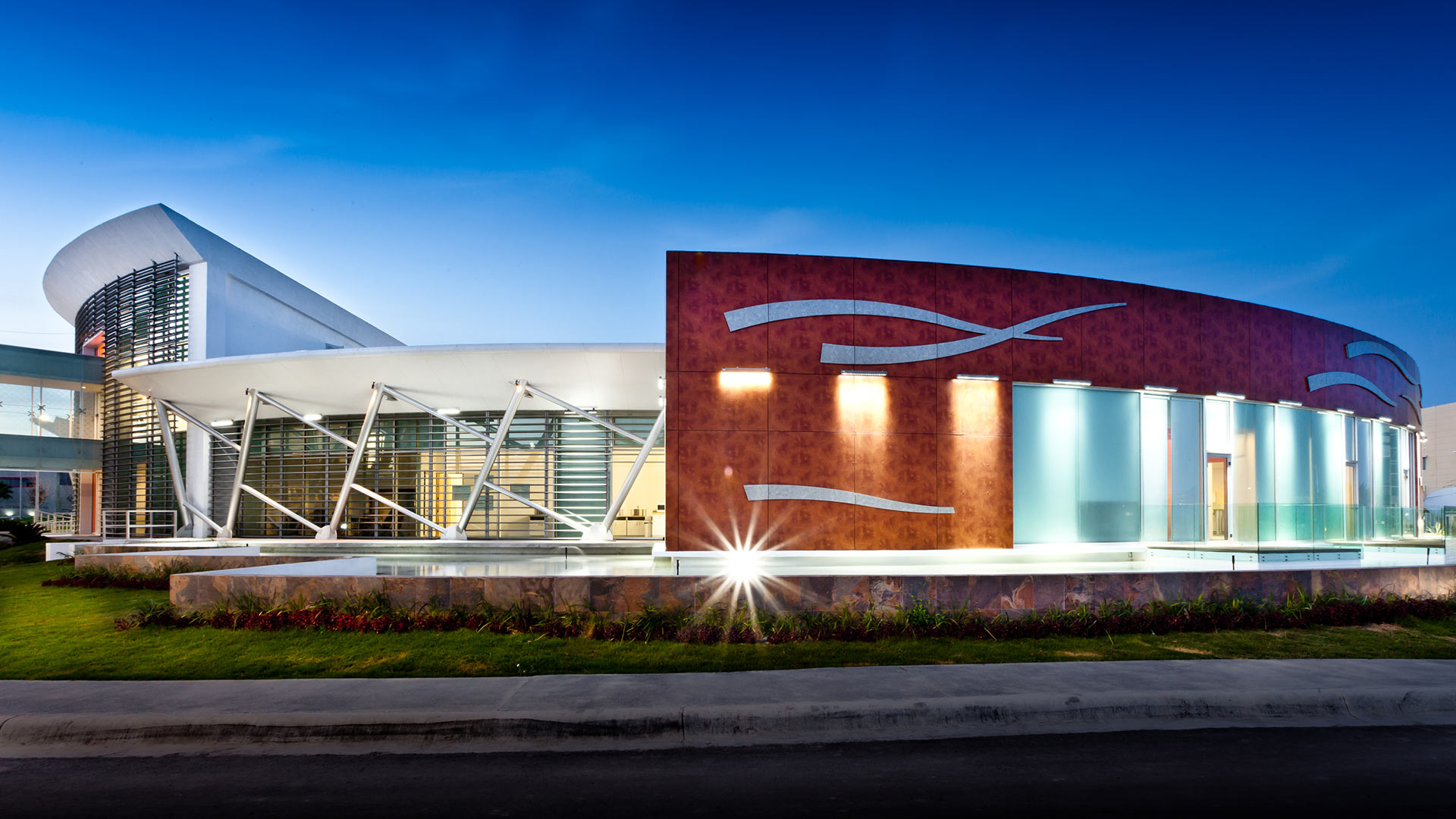 PepsiCo Bakery exterior|Nighttime photo of PepsiCo Bakery Courtyard|PepsiCo Bakery interior|PepsiCo Bakery office space|PepsiCo Bakery Courtyard|PepsiCo Bakery exterior|PepsiCo Bakery evening exterior|||||||
