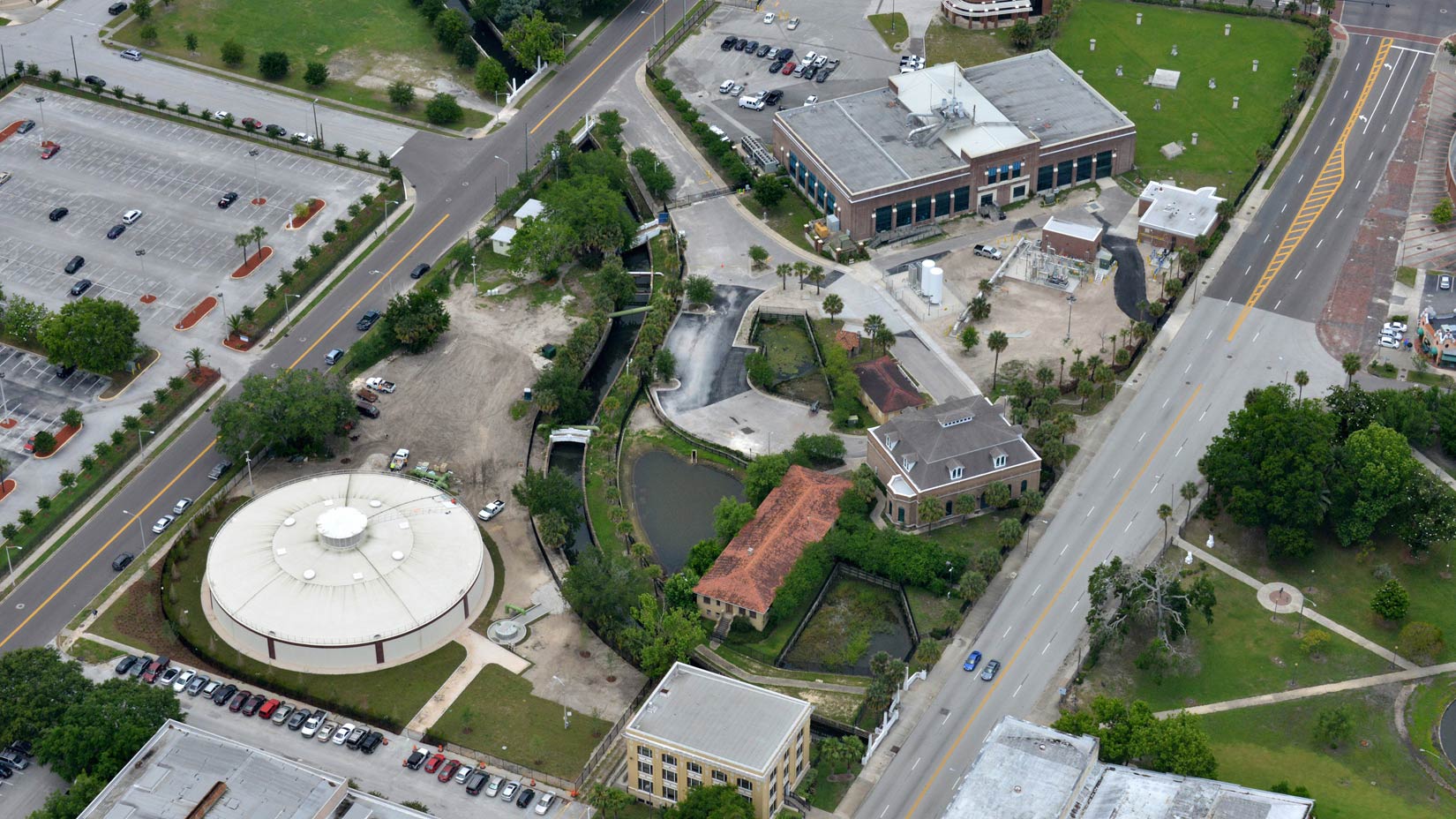 |Haskell team members on job site|Haskell team members on job site|Aerial view of JEA Main Street WTP & Reservoir Replacement|Rendering of Aerial view of JEA Main Street WTP & Reservoir Replacement|||||||